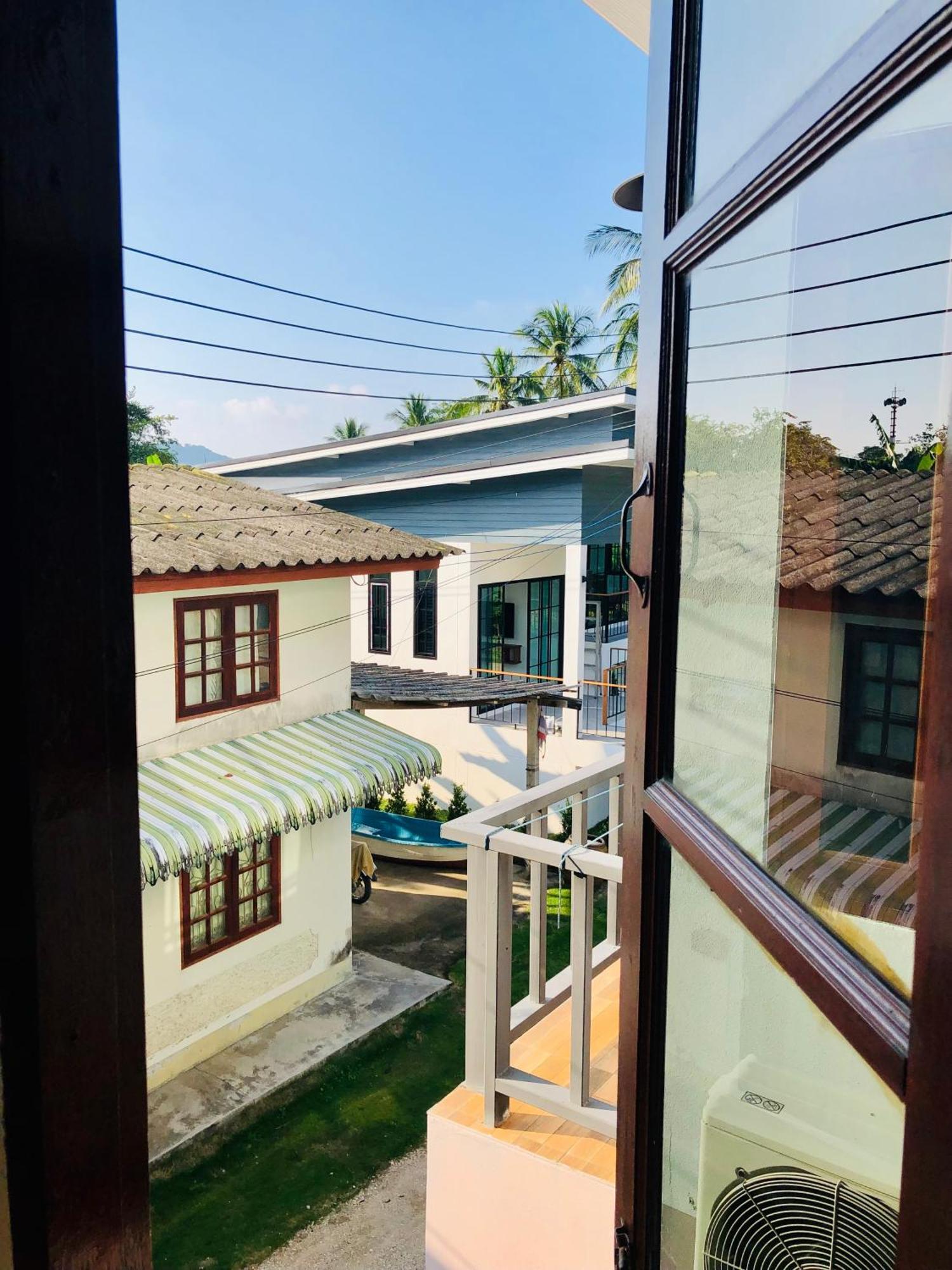 Baan Jubjub Chaloklum Apartment Exterior photo